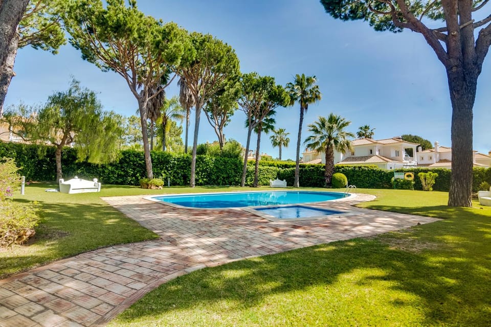Villa Oliveiras de Vilamoura by The Portuguese Butler Villa in Quarteira