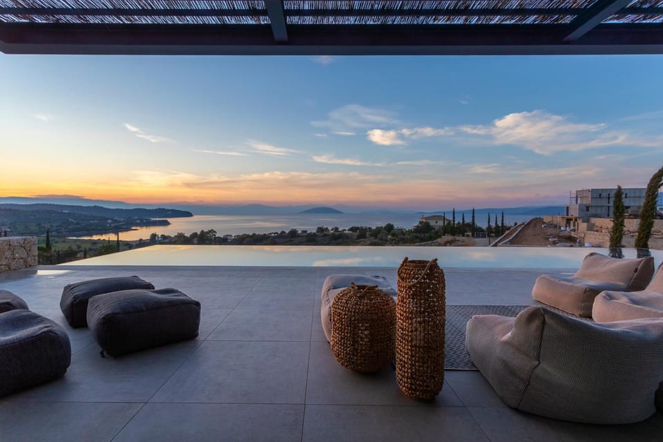 Day, Natural landscape, View (from property/room), Balcony/Terrace, Seating area, Mountain view, Pool view, Swimming pool, Sunset