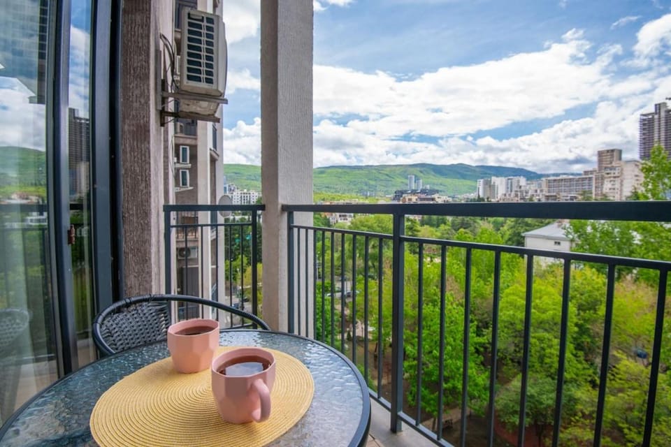 1-Bedroom Apartment with View - Balcony - 5 Min to Delisi Metro- Self Check-In Apartment in Tbilisi, Georgia