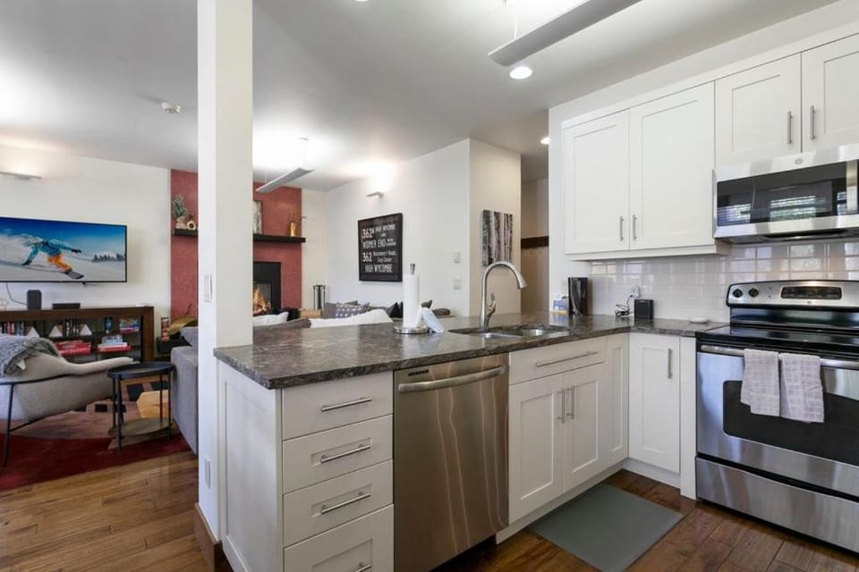 Kitchen or kitchenette