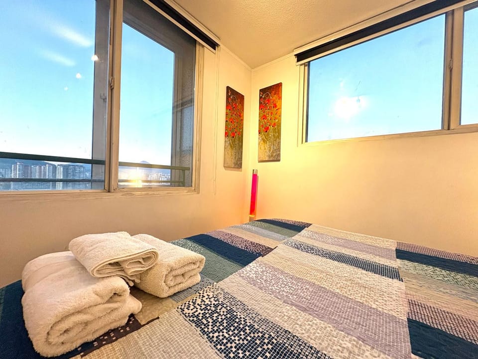 Bedroom, towels