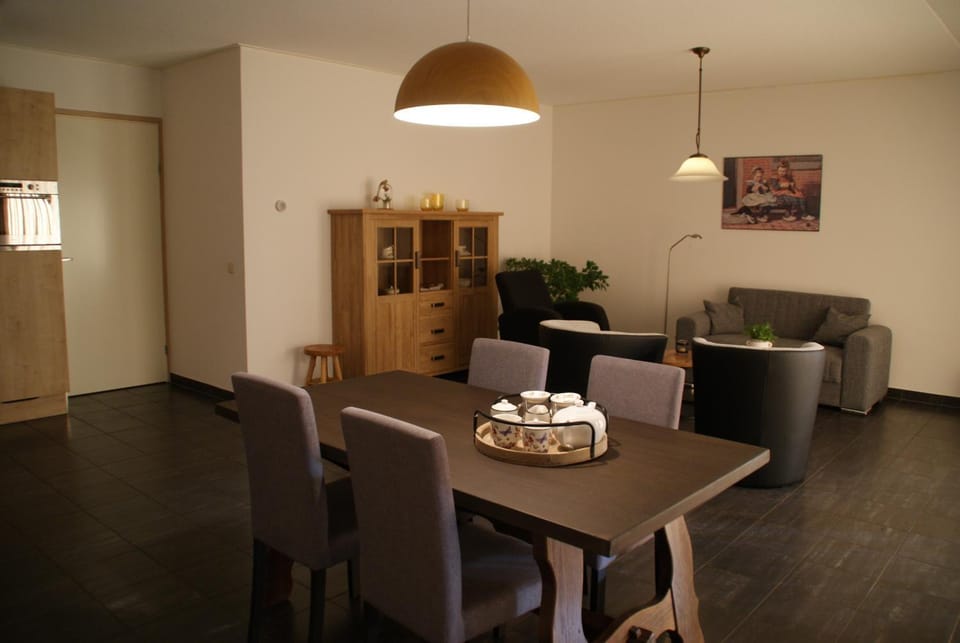 Living room, Seating area, Dining area