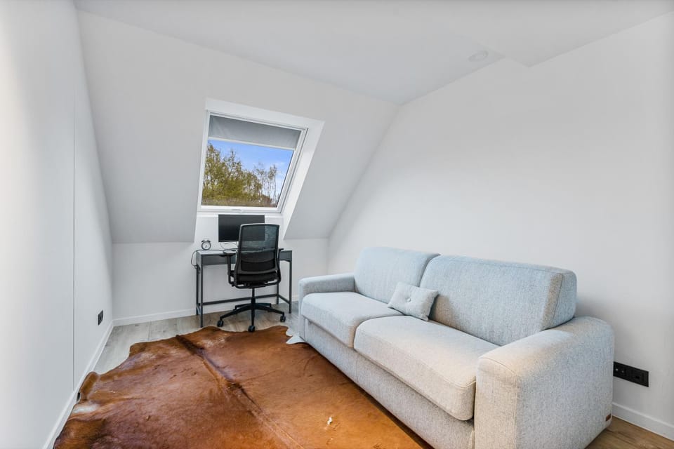 Seating area, Bedroom