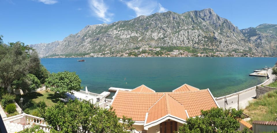 Neighbourhood, Natural landscape, Sea view