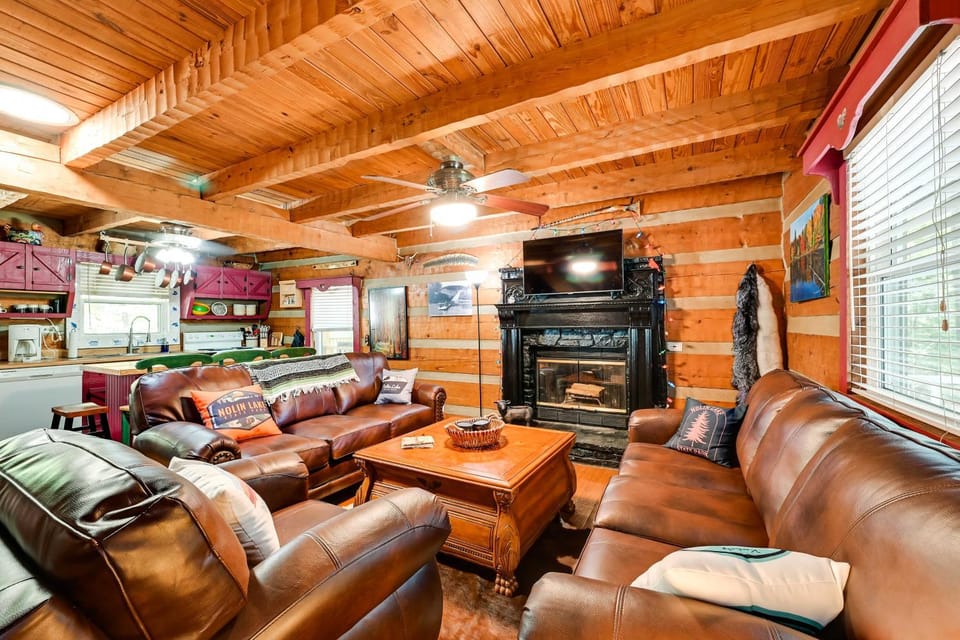 3 Mi to Lake! Mammoth Cave Cabin w/ Fire Pit Cabin in Nolin Lake