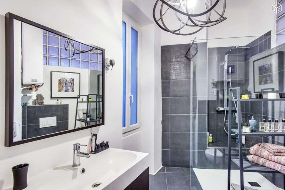 Shower, Bathroom, towels