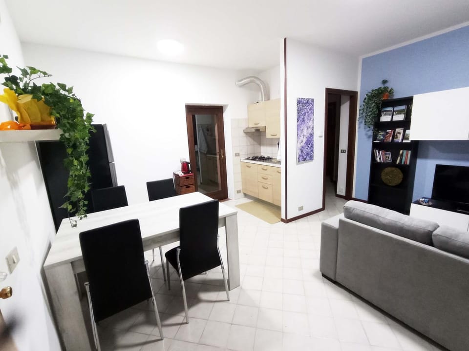 Lunch, kitchen