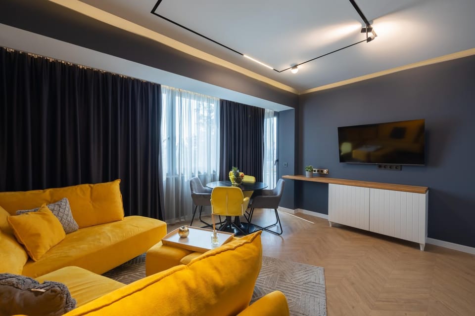 TV and multimedia, Living room, Seating area