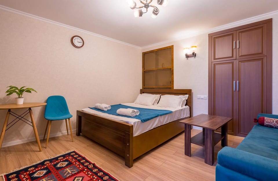 Bed, Photo of the whole room, Seating area, Bedroom, wardrobe