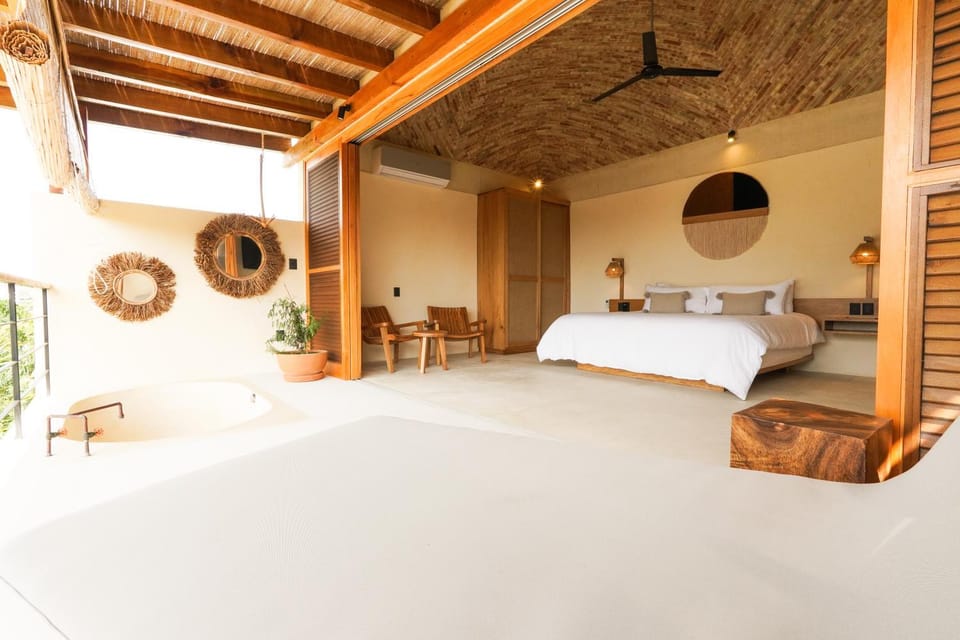 Bed, Photo of the whole room, Bedroom, Bath, air conditioner