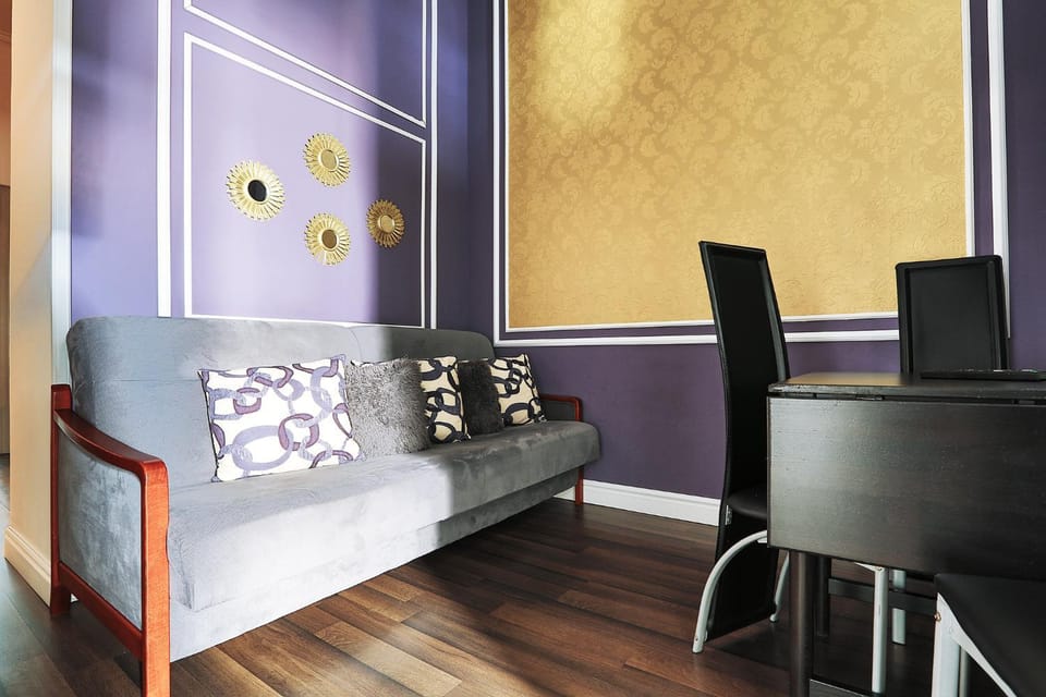 Living room, Seating area, hair dresser