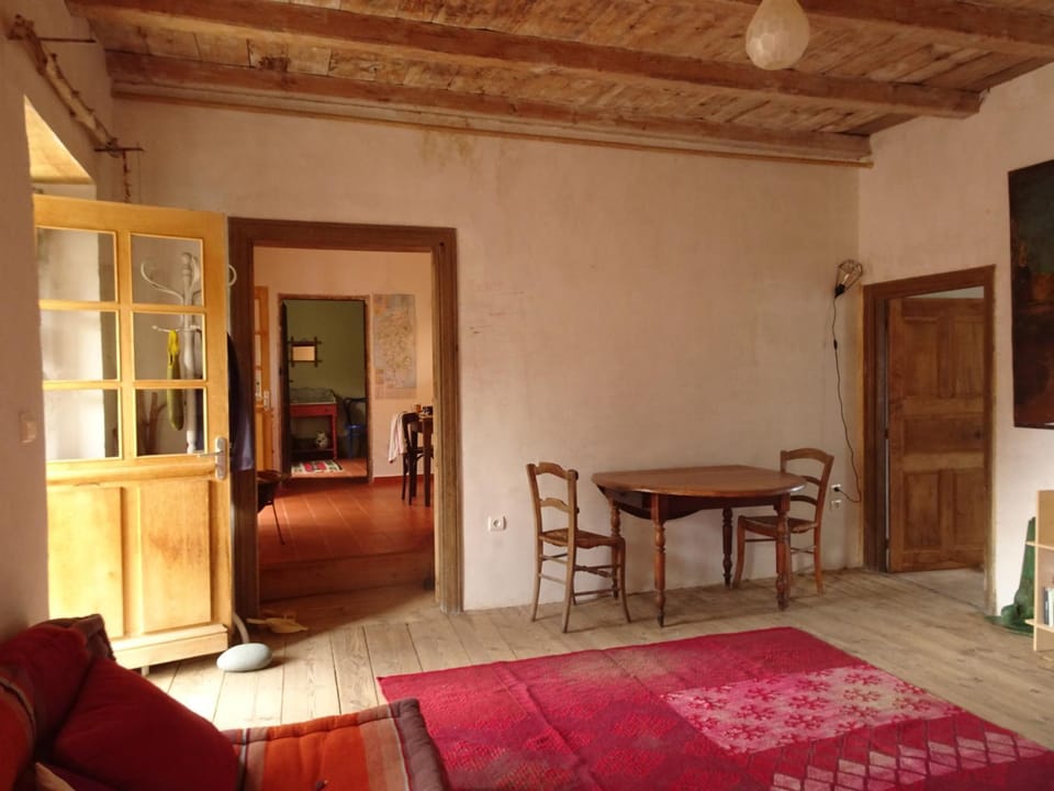 Library, Living room, Seating area, Dining area, flat iron