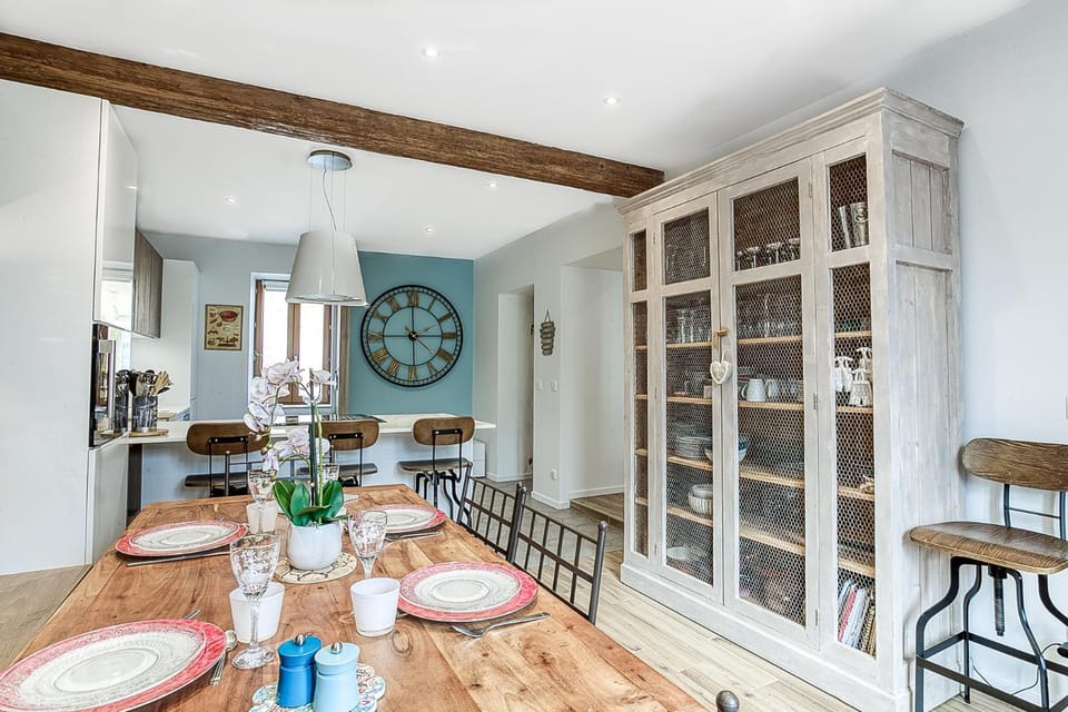 Duplex de luxe à Trévoux élégance et confort 100m2 chambres climatisées Apartment in Auvergne-Rhône-Alpes