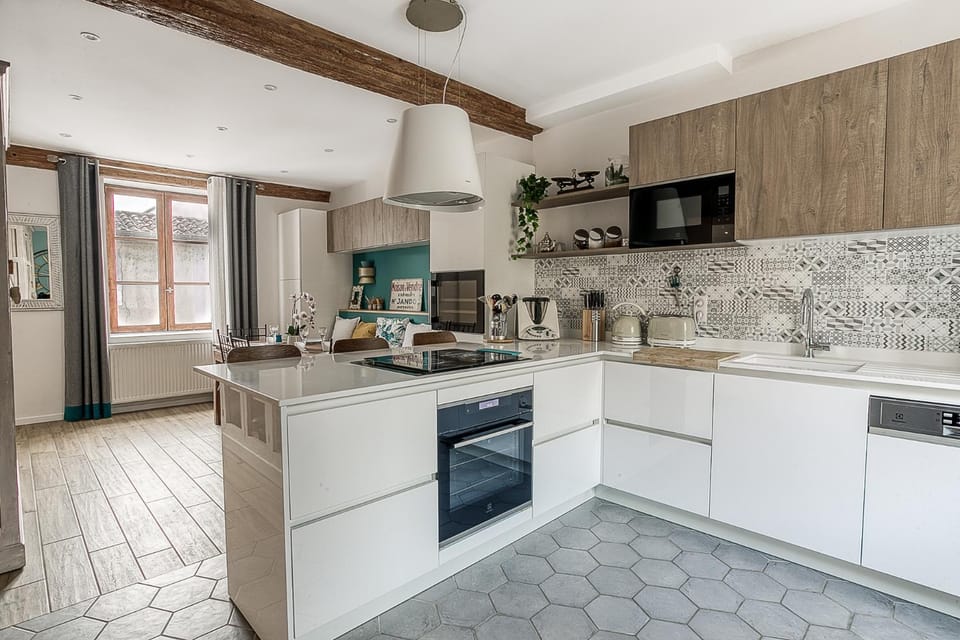Duplex de luxe à Trévoux élégance et confort 100m2 chambres climatisées Apartment in Auvergne-Rhône-Alpes