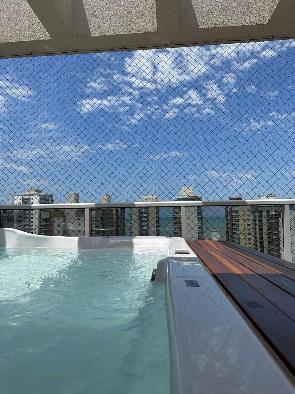Bird's eye view, Hot Tub