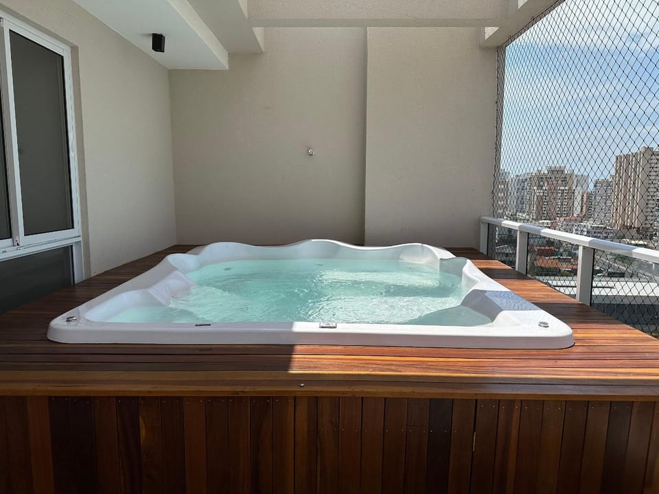 Hot Tub, Hot Tub