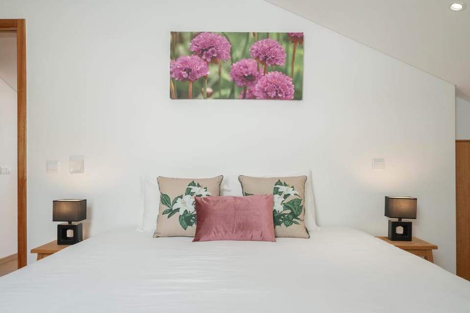Bed, Decorative detail, Bedroom