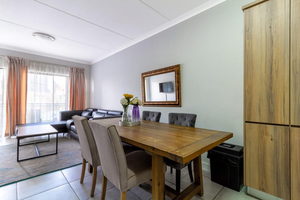 Lovely 2 bed @TheBlyde Apartment in Pretoria