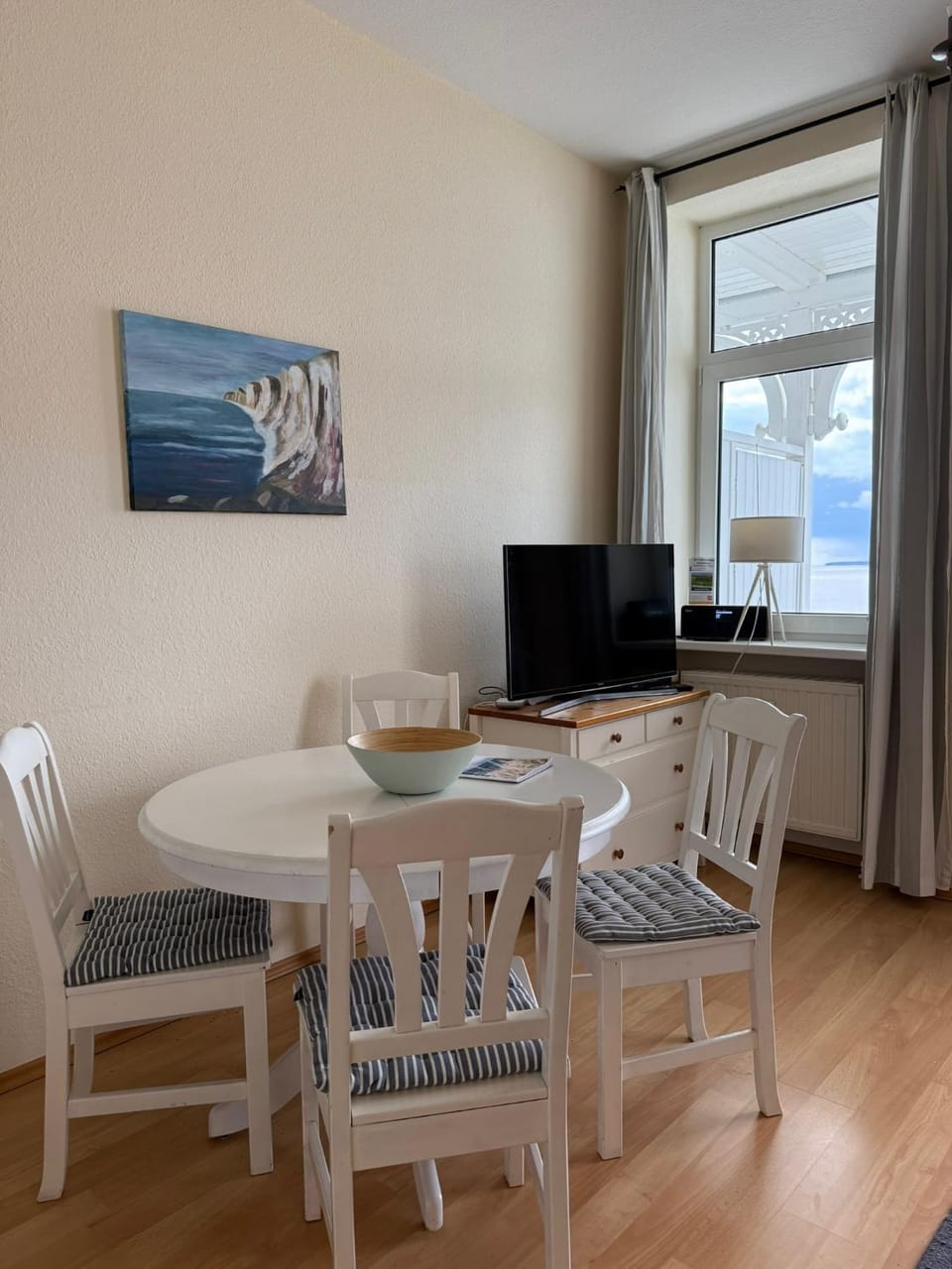 TV and multimedia, Dining area