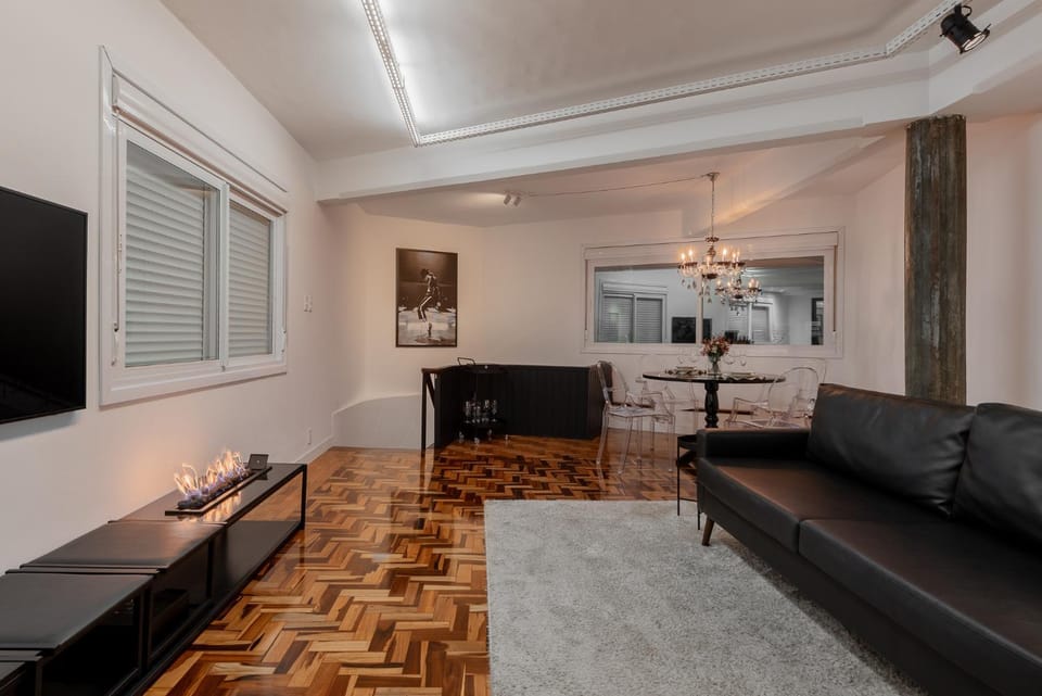 TV and multimedia, Living room, Seating area, fireplace
