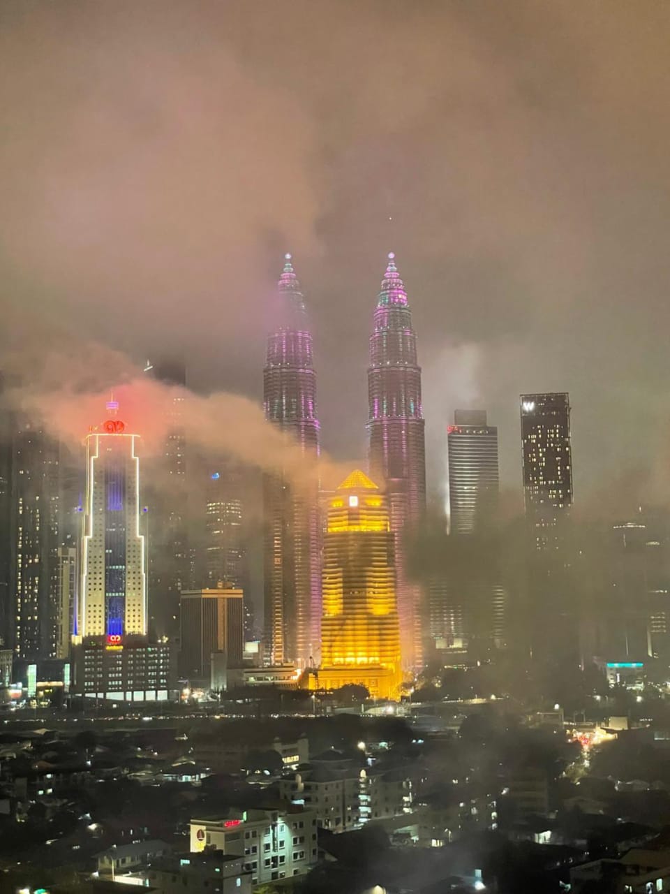 Nour Homestay KLCC View - COZY 2 Apartment in Federal Territory of Kuala Lumpur