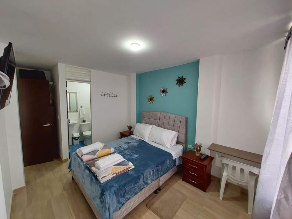 Photo of the whole room, Bedroom