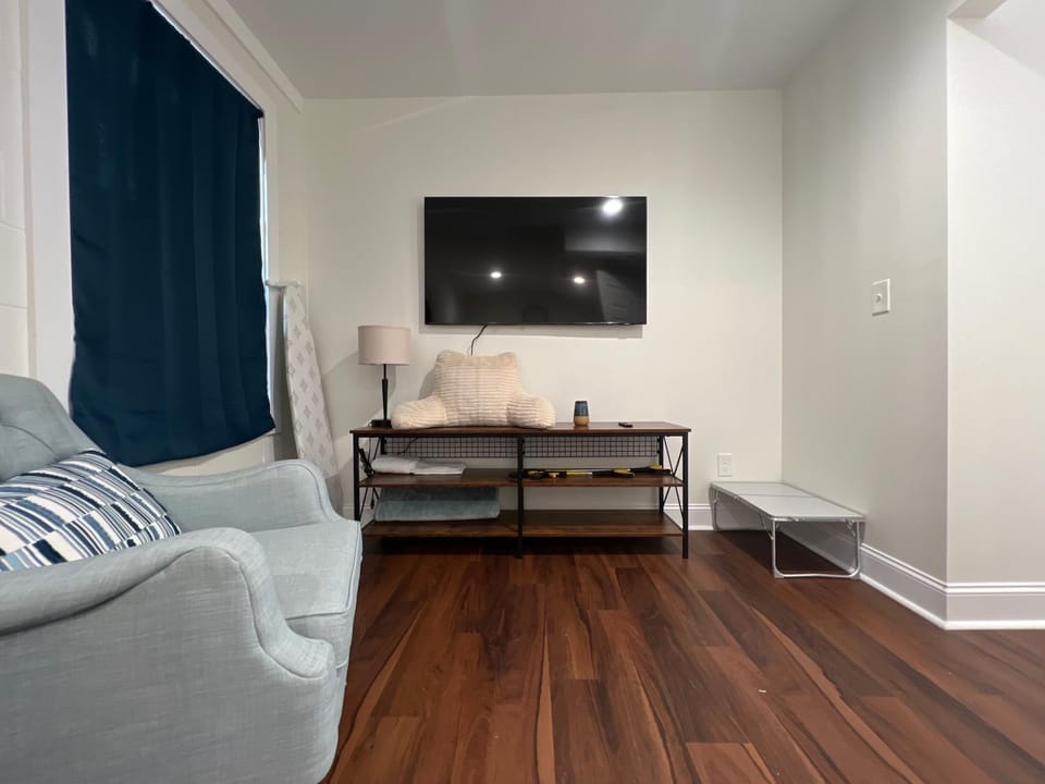 1BR Fully Handicap Accessible Near Downtown Apartment in Greenville
