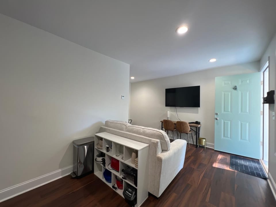 1BR Near Downtown & Mountain Goat Coffee Apartment in Greenville
