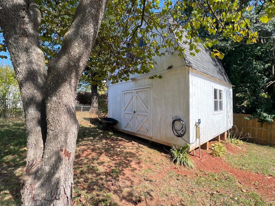 5BR 4B Huge Space with 2 Level Game Barn Apartment in Greenville