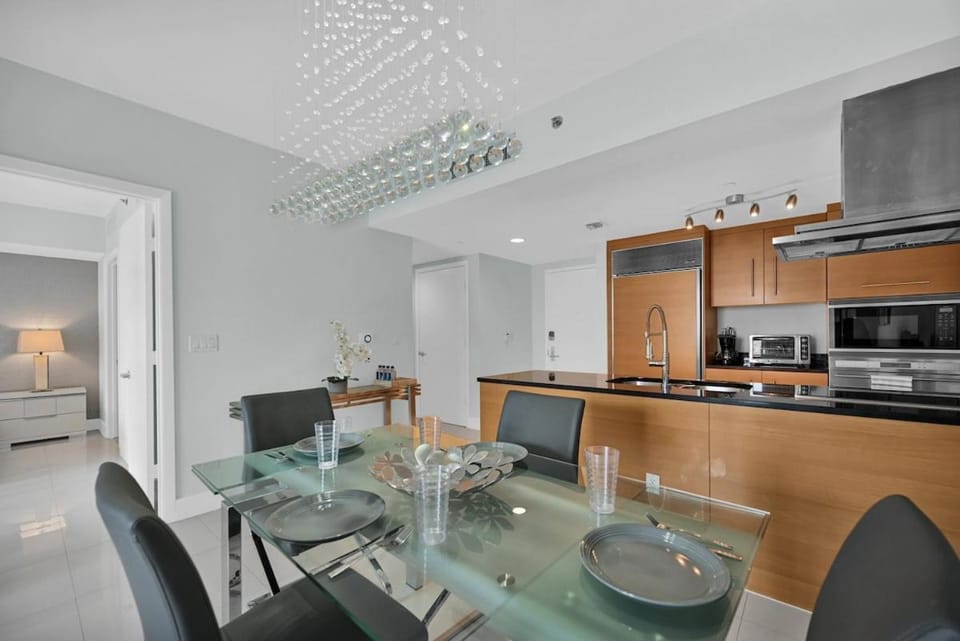 Kitchen or kitchenette, Living room, Seating area, Dining area, pet friendly, stove