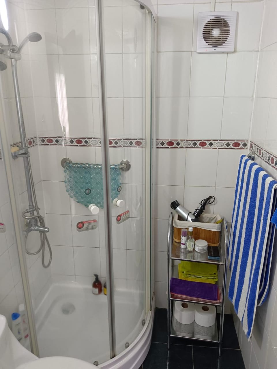 Shower, Bathroom, towels