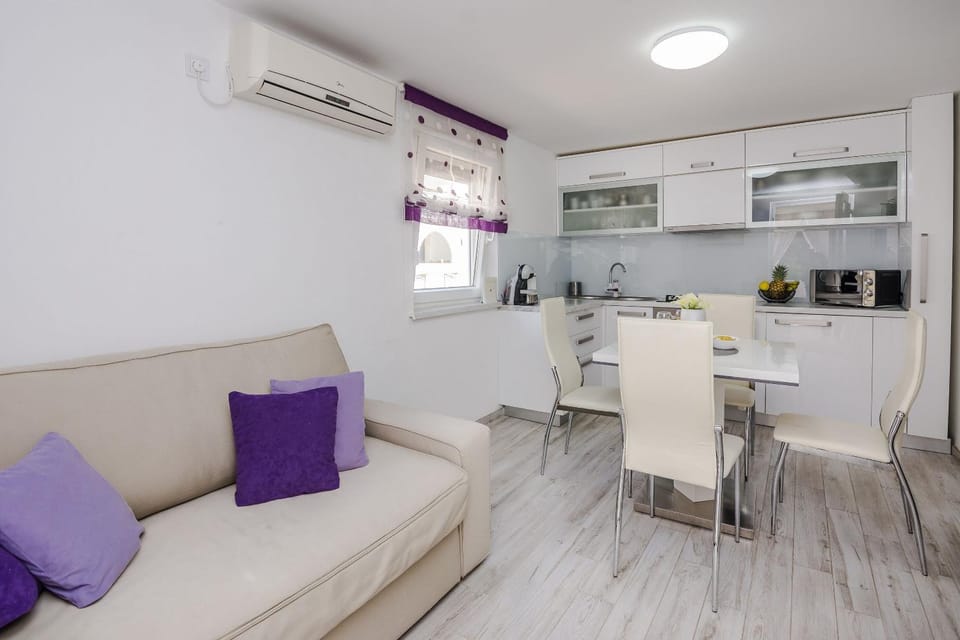 TV and multimedia, Living room, Other, Dining area