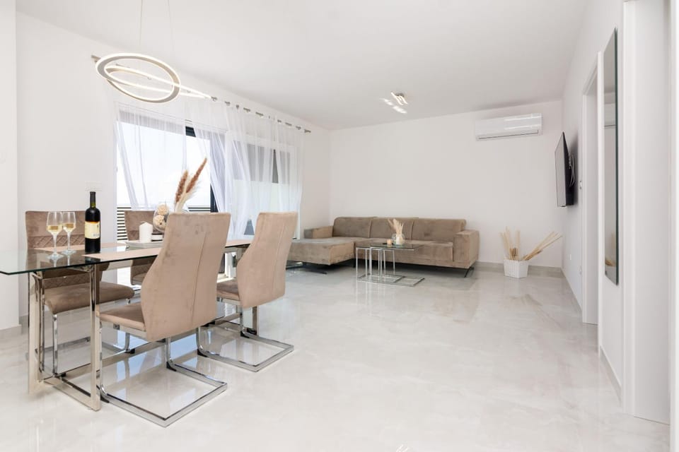 Other, Dining area
