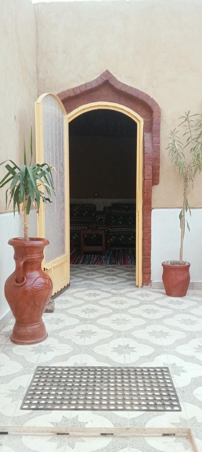 Facade/entrance
