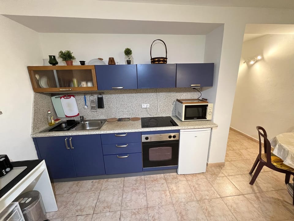 Coffee/tea facilities, Kitchen or kitchenette, minibar, toaster