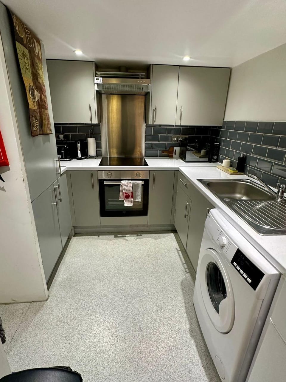 Central 1bedroom Apartment, connected via underground, overground and many bus routes Apartment in London