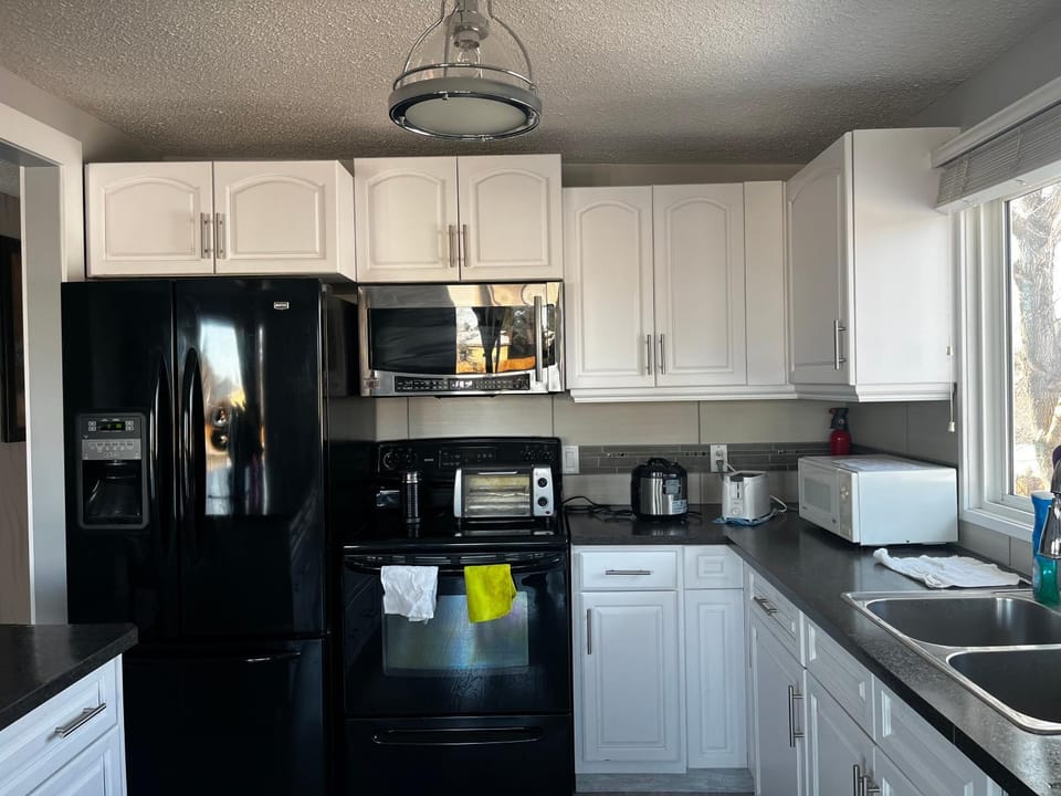 hunter' s new home! Vacation rental in Calgary
