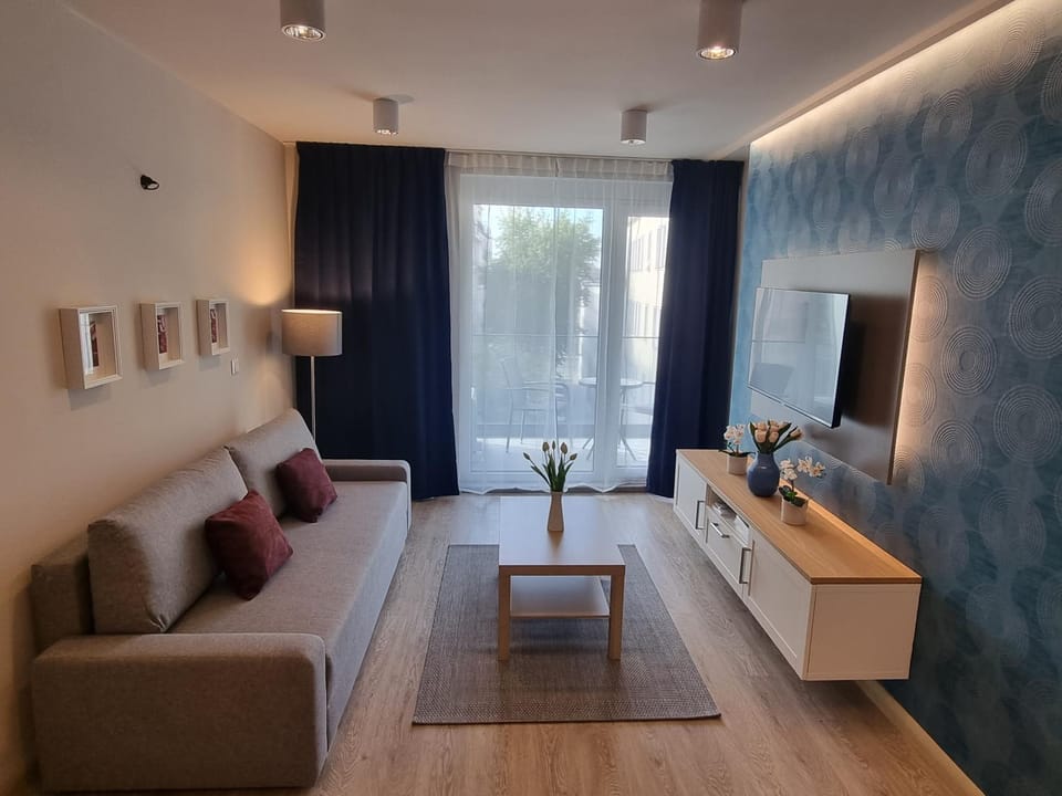 TV and multimedia, Photo of the whole room, Seating area