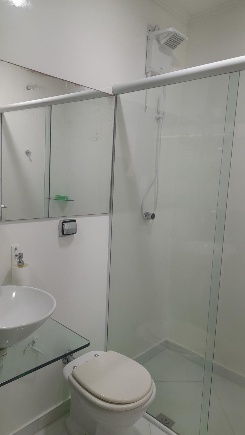 2 Camas de Solteiro Ar Quente Frio Frigobar Smart TV e Café da Manhã não tem garagem Vacation rental in Porto Alegre