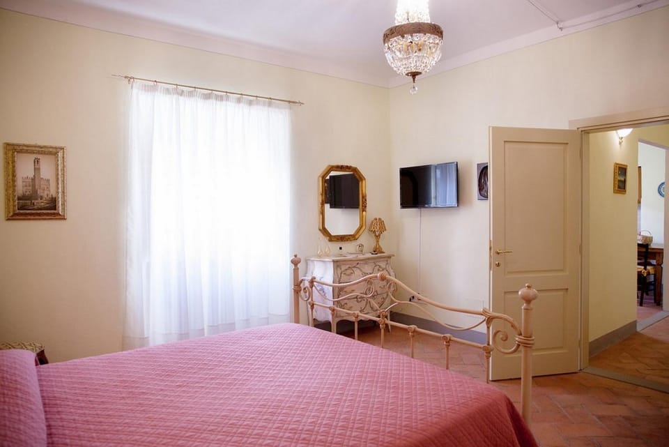 Appartamento di Lusso in Borgo Storico Toscano Apartment in Tuscany