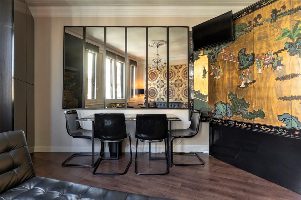 Seating area, Dining area