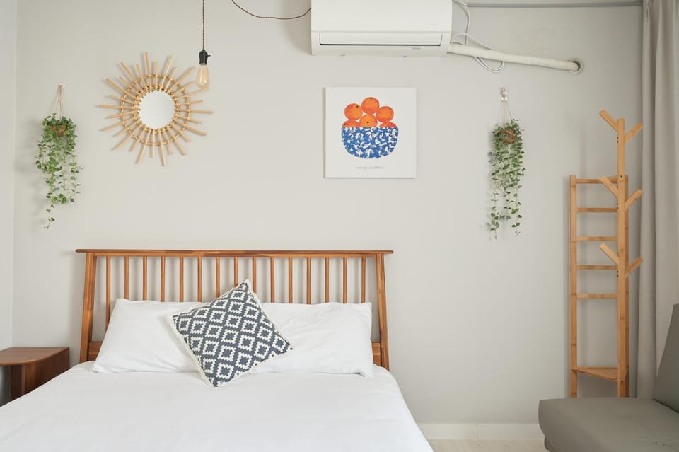 Bed, air conditioner