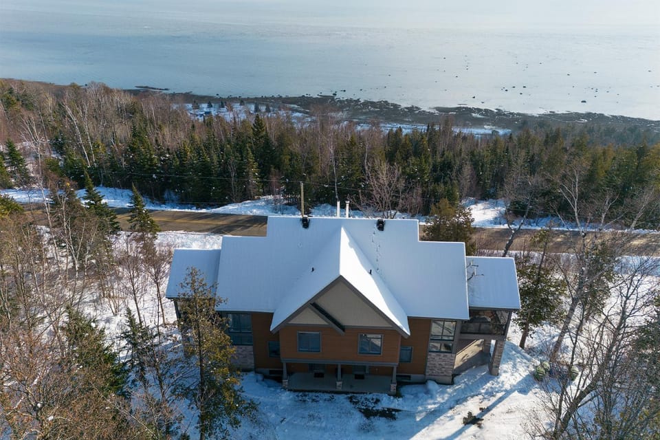 Property building, Natural landscape, Bird's eye view, Sea view