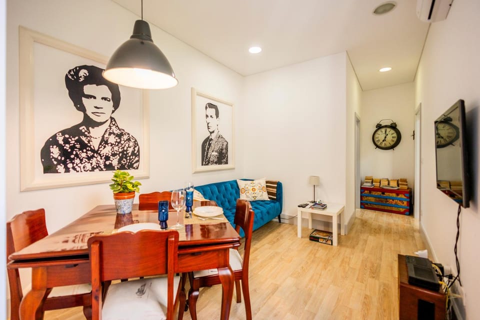 TV and multimedia, Living room, Seating area, Dining area, air conditioner