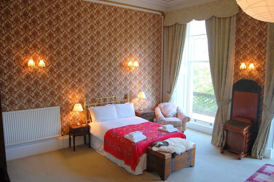 Day, Photo of the whole room