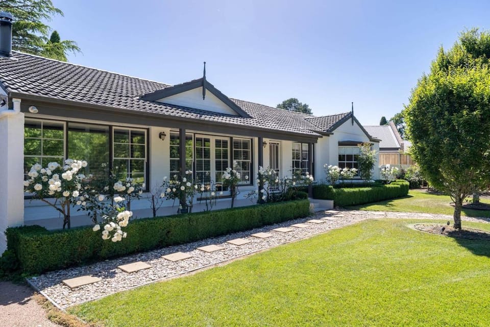 Lauretana House & Cottage - Homestead in Bowral! House in Bowral