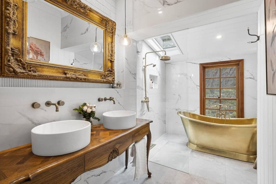 Highgate - Cover Featured on Highlife Magazine! House in Bowral
