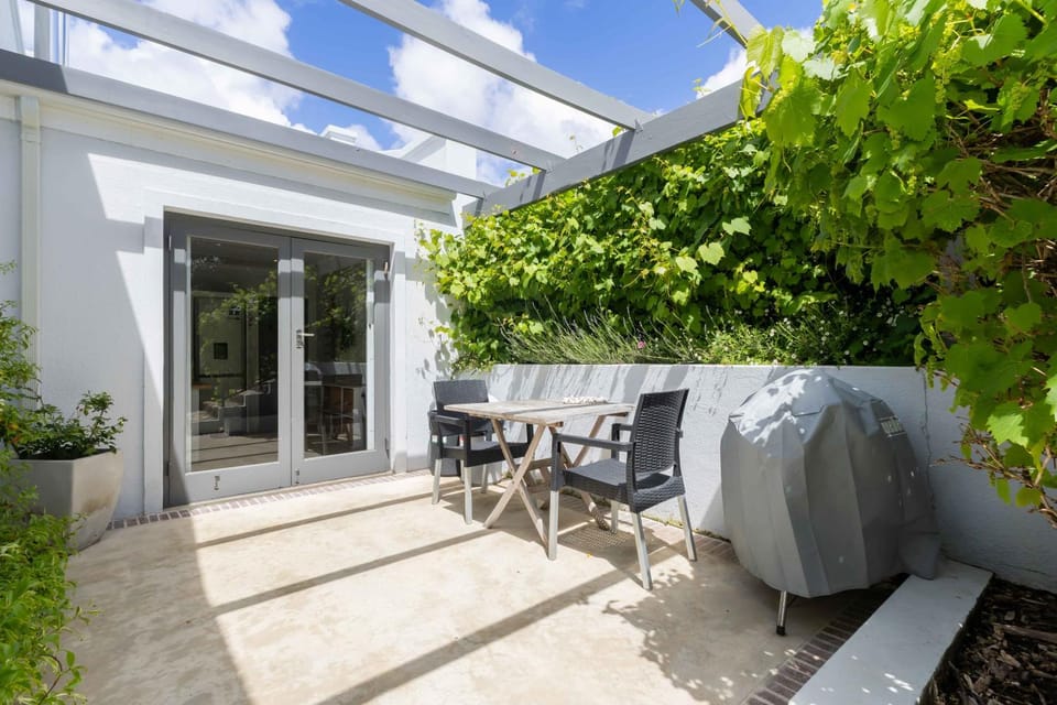 Inner courtyard view