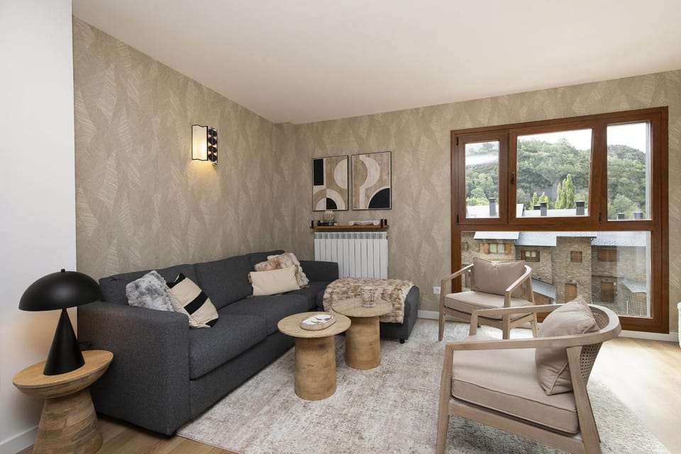 Communal lounge/ TV room, Living room
