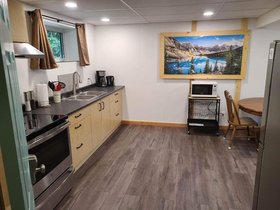 Coffee/tea facilities, Kitchen or kitchenette, minibar, pet friendly, stove, toaster